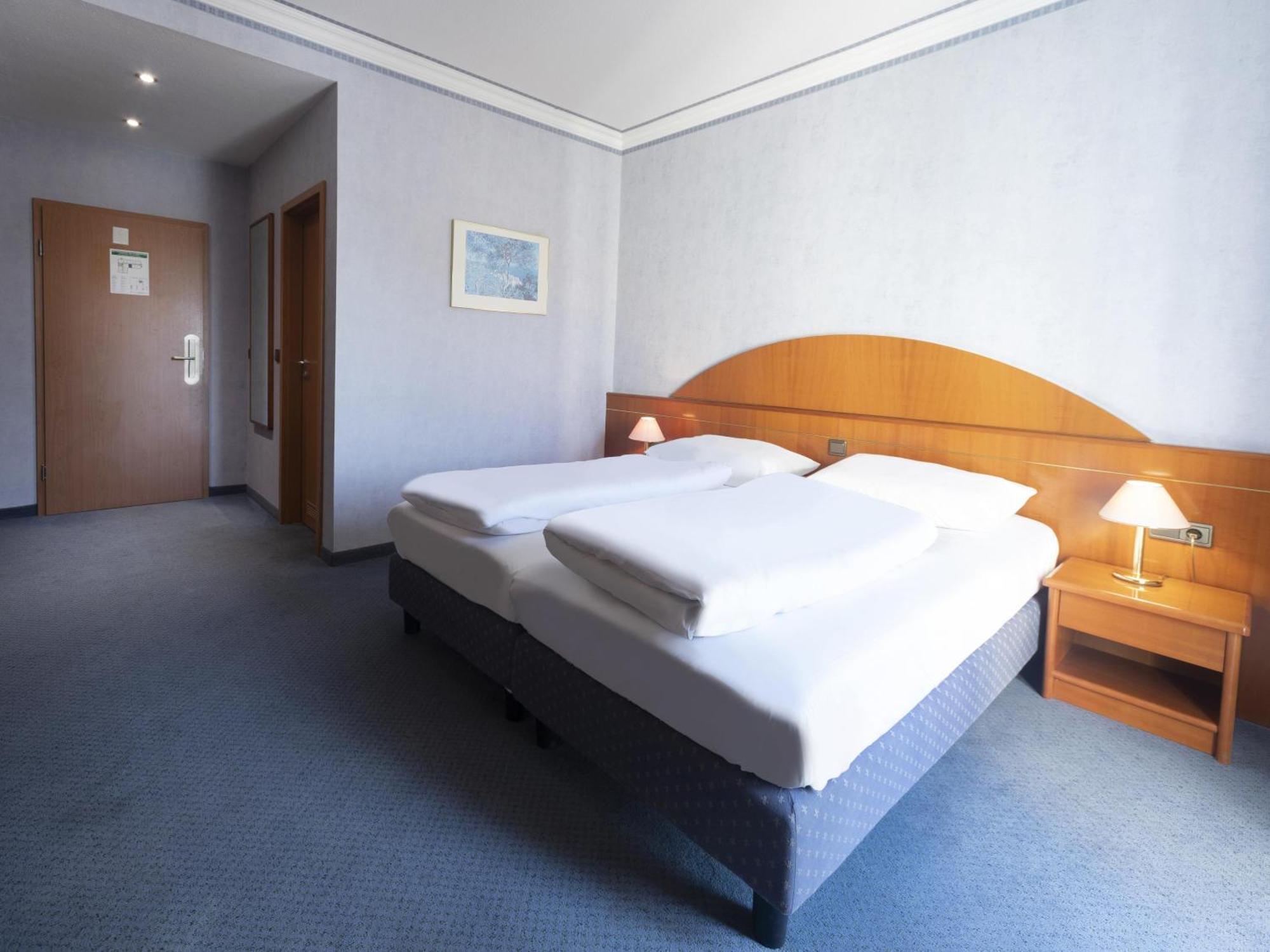 B&B Hotel Gotha-Hbf Exteriör bild