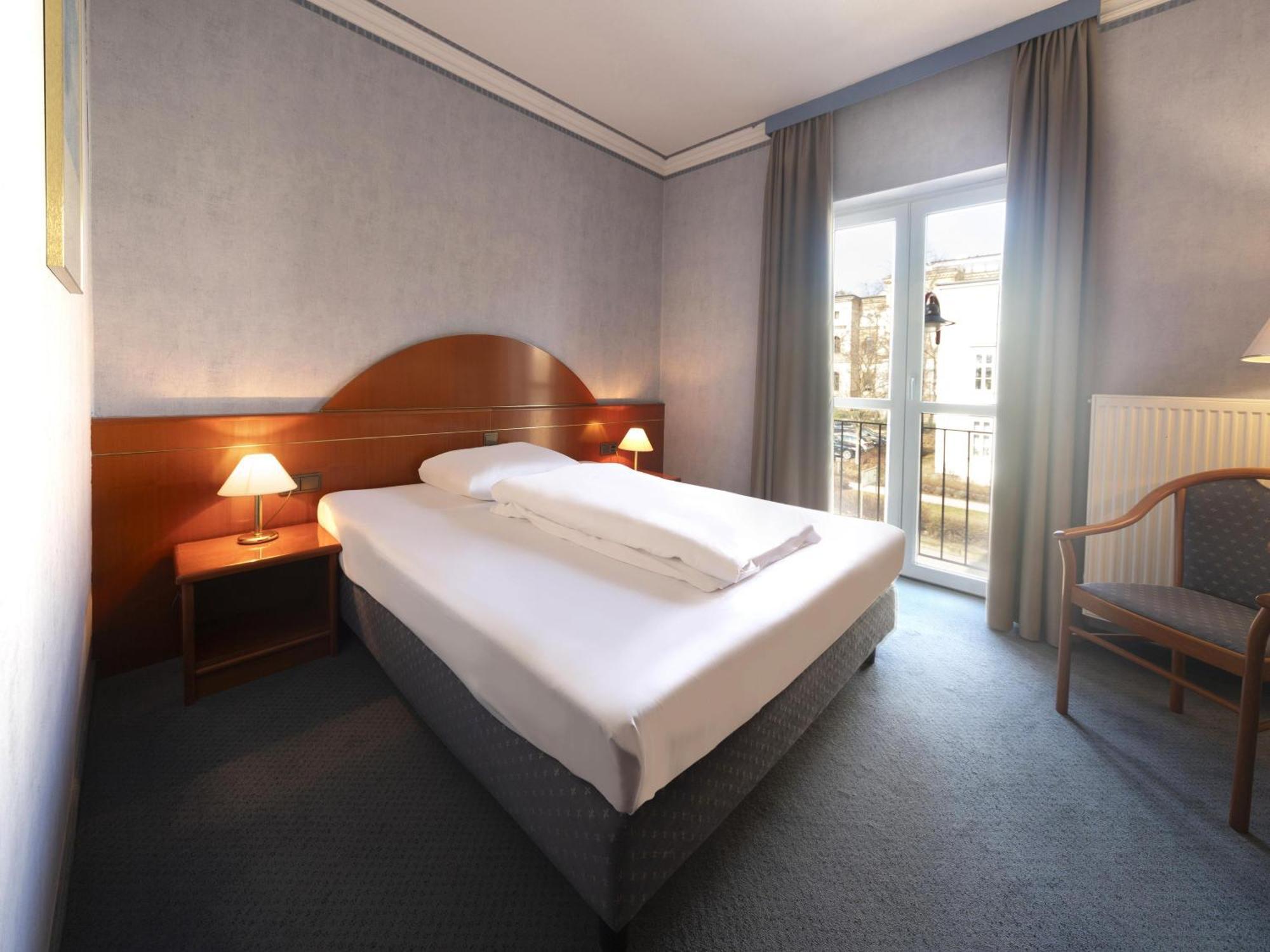 B&B Hotel Gotha-Hbf Exteriör bild